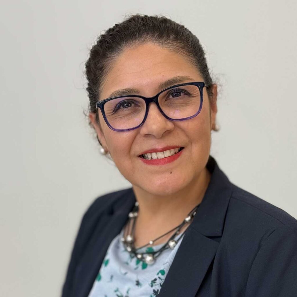 Leslie Martínez Ramírez – Health Content Expert and Latino Engagement Manager at Compassion & Choices, empowering Latino communities nationwide through health education, end-of-life planning, and equitable access to care.